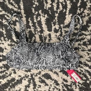 New with tags printed bathing suit bikini top